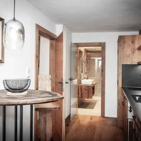 Mantinger- Style - Blick- Tradition