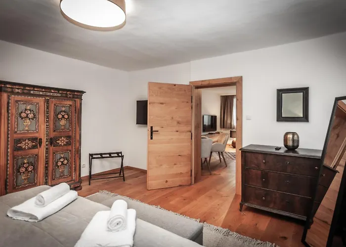 Mantinger- Style - Blick- Tradition * Kitzbuhel