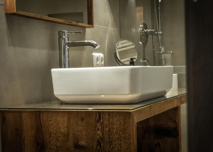 Mantinger- Style - Blick- Tradition キッツビュール